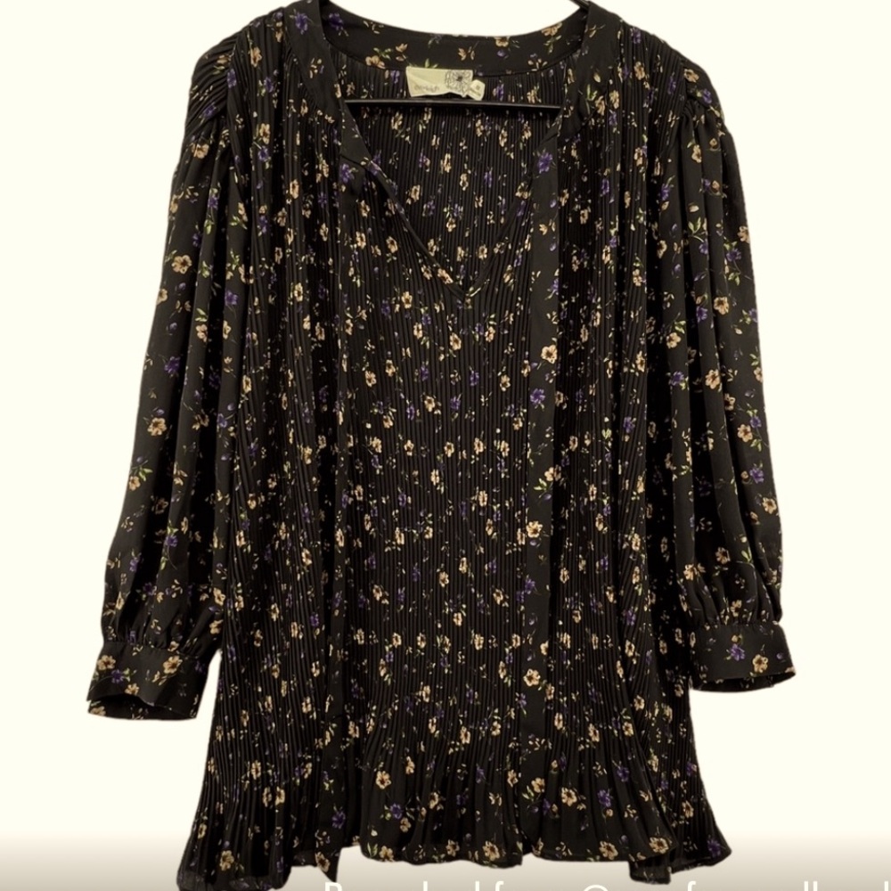 Anthropologie, Everleigh 1X-3X Black Micro Floral Pleated Tie Neck Boho Top
